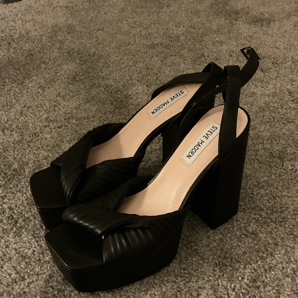 Steve Madden Black Platform Sandals